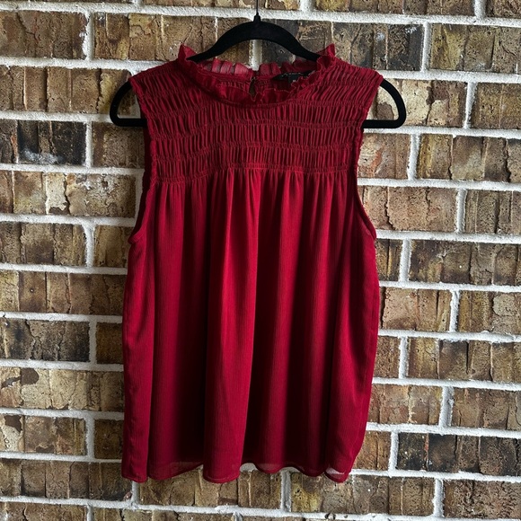 Banana Republic Sleeveless Burgundy Blouse - Picture 3 of 8